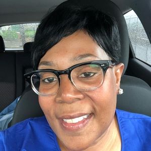 Meet your Posher, Maxine